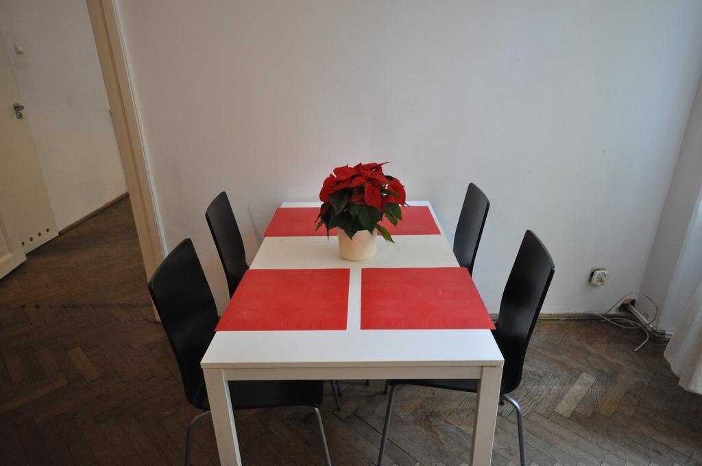 Hostel Yellow Krasków Εξωτερικό φωτογραφία